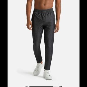 RHÔNE Joggers Size Large